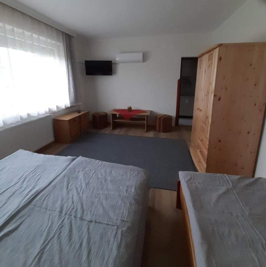 Pegazus Vendeghaz Hotel Hajdúszoboszló Eksteriør billede